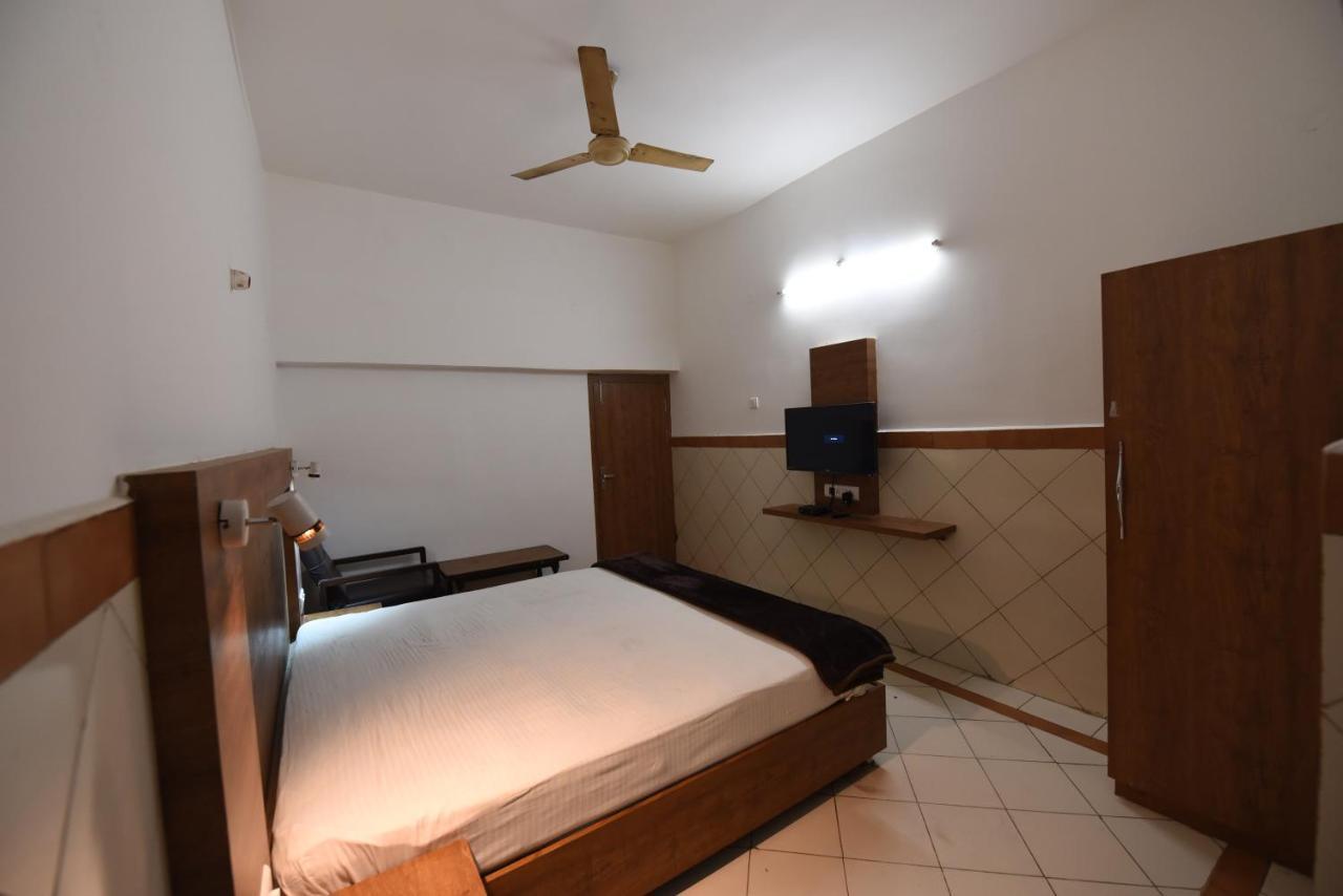 Hotel Mayur Gorakhpur Room photo